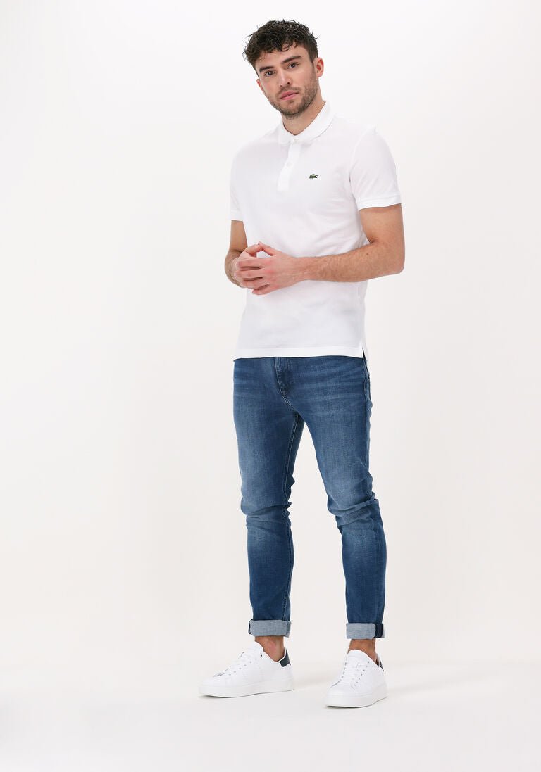 Vêtement homme polyvalent entre t-shirt et pull polo, parfait pour un usage quotidien ou habillé, style sport chic.