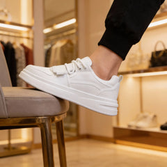 Chaussure homme sport au style tendance actuellement proposée en soldes.