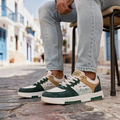 Chaussure masculine style sport chic idéale pour accompagner un pantalon casual ou un jean.