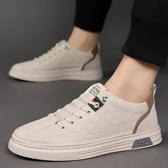 Chaussure pour homme en soldes en Tunisie, design moderne et confort optimal, parfaites pour les amateurs de baskets pas cher.