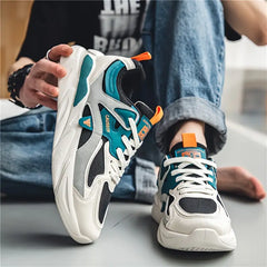 Sneakers polyvalentes adaptées aussi bien au sport qu'à un usage décontracté, offrant une élégance unique