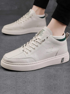 Espadrille Skechers pour homme, chaussure de sport légère et en promo – cadeau utile et confortable.

