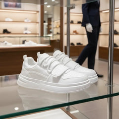 Sneakers homme au style streetwear très faciles à porter avec un jean.