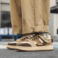 Baskets femme blanches avec semelle souple, parfaites pour la marche, la tenue streetwear, le sport ou comme idée cadeau pour femme moderne

